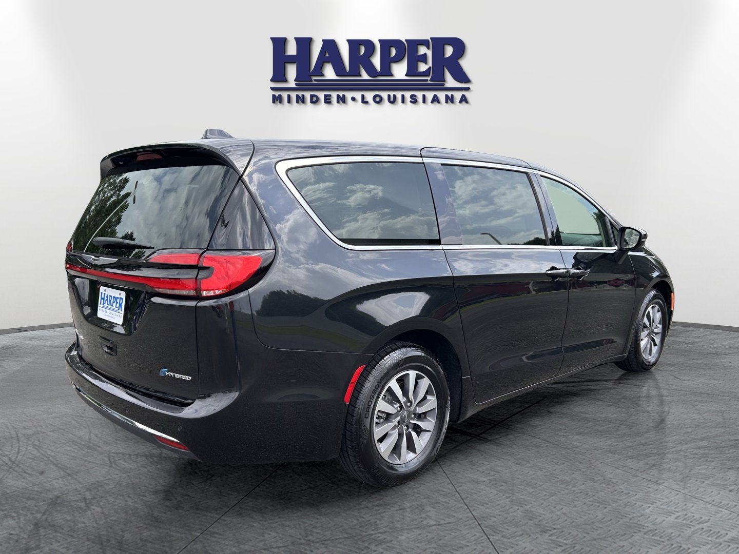 2023 Chrysler Pacifica Hybrid Touring L